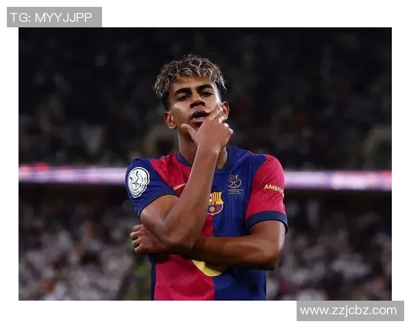 球星赛场胜利动作展现激情足球魅力与团队精神力量